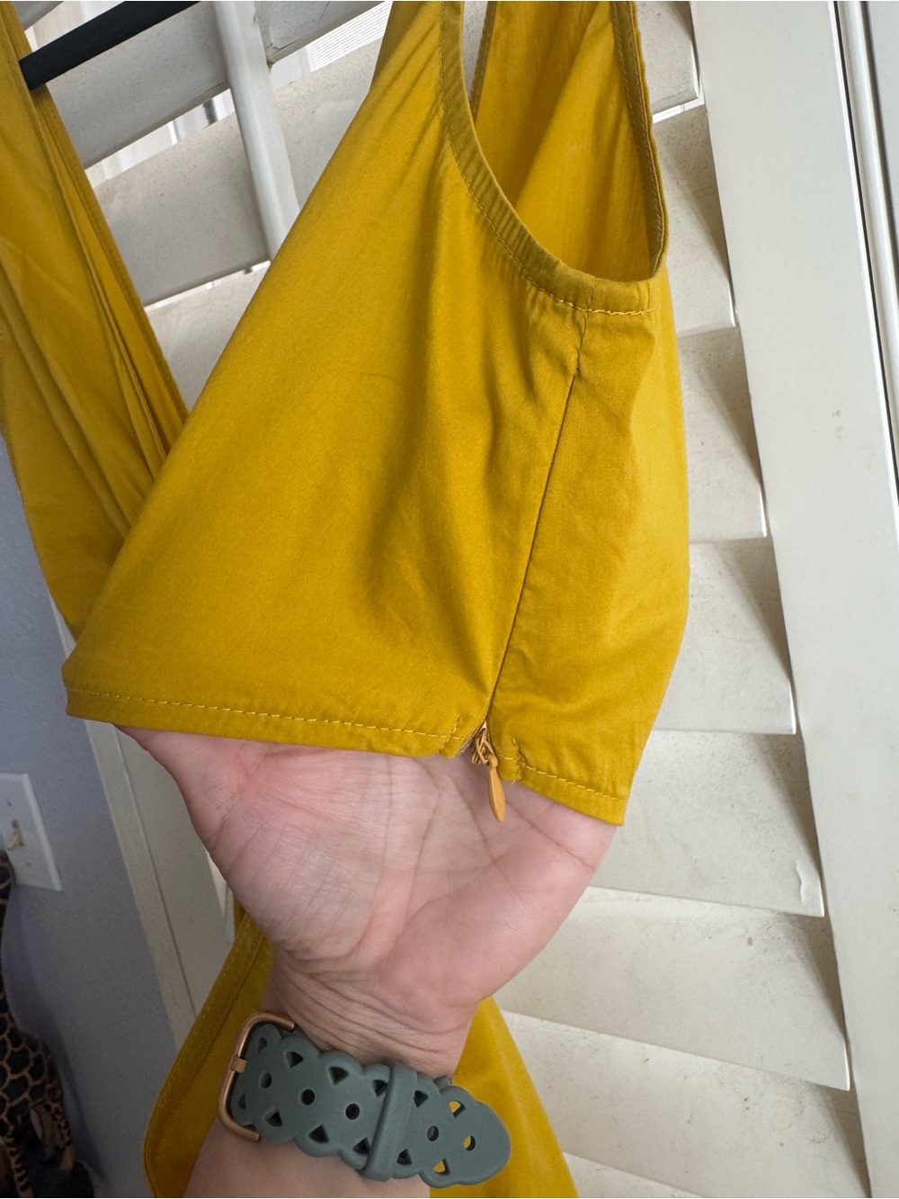 En Creme Yellow and Red Ring-Cutout Maxi Dress - Picture 11 of 14